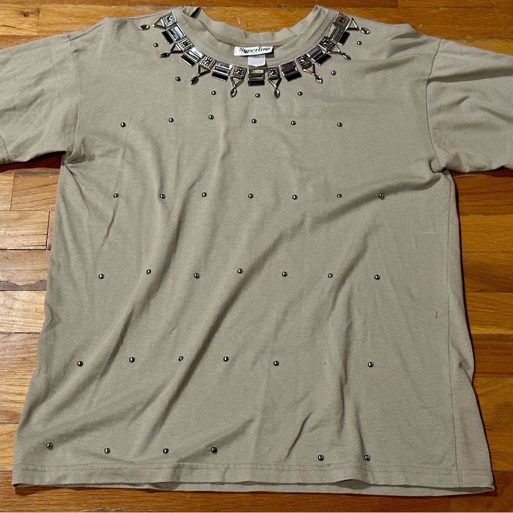 Women’s Vintage Top / Embellished Neckline / Short Sleeves / One Size / Petite
